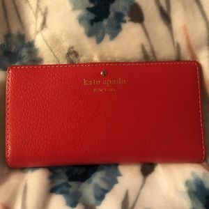KATE SPADE • RED BIFOLD WALLET ❣️